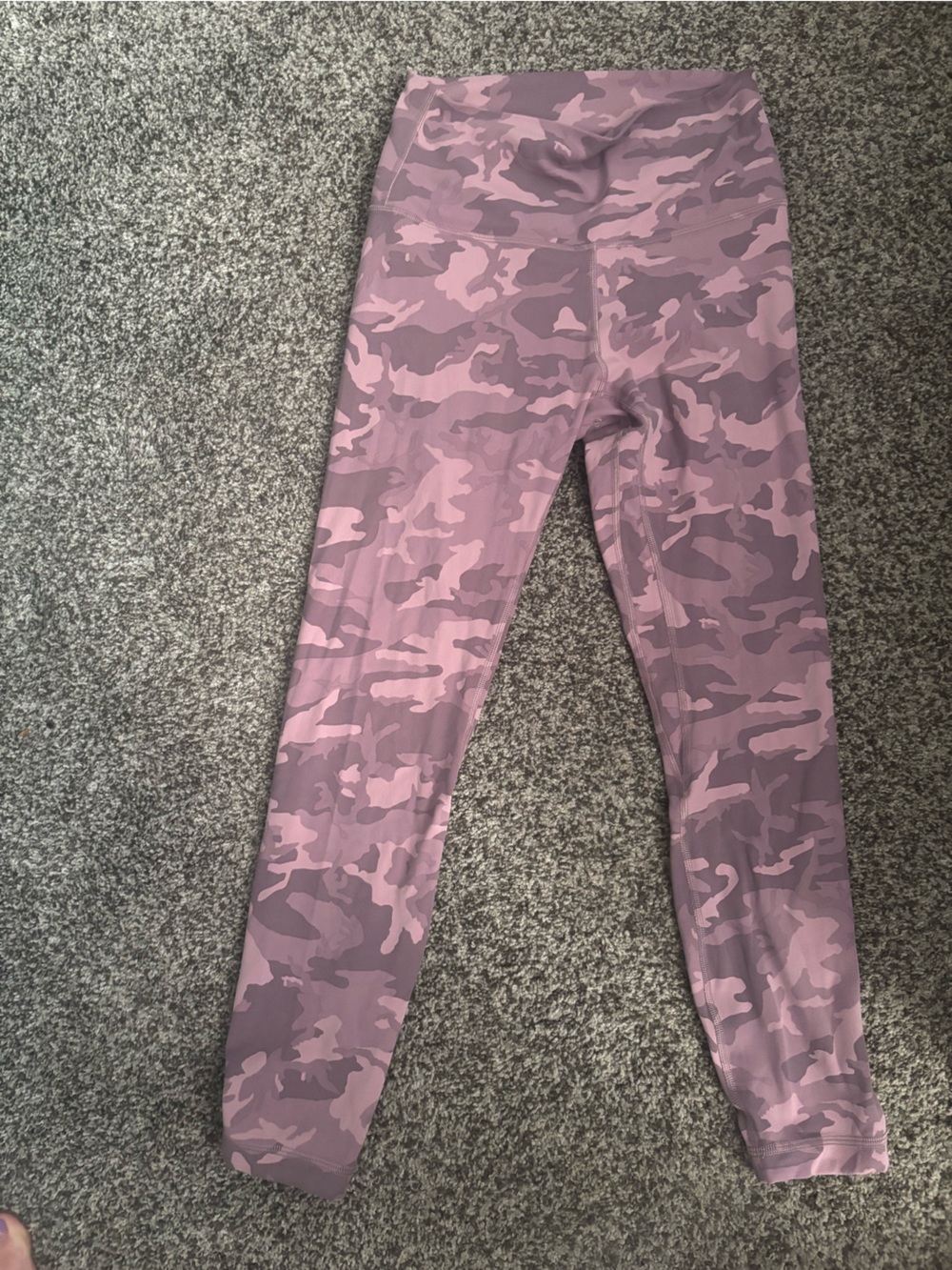 Women's sz 6 Lululemon purple leggings athletic pants
